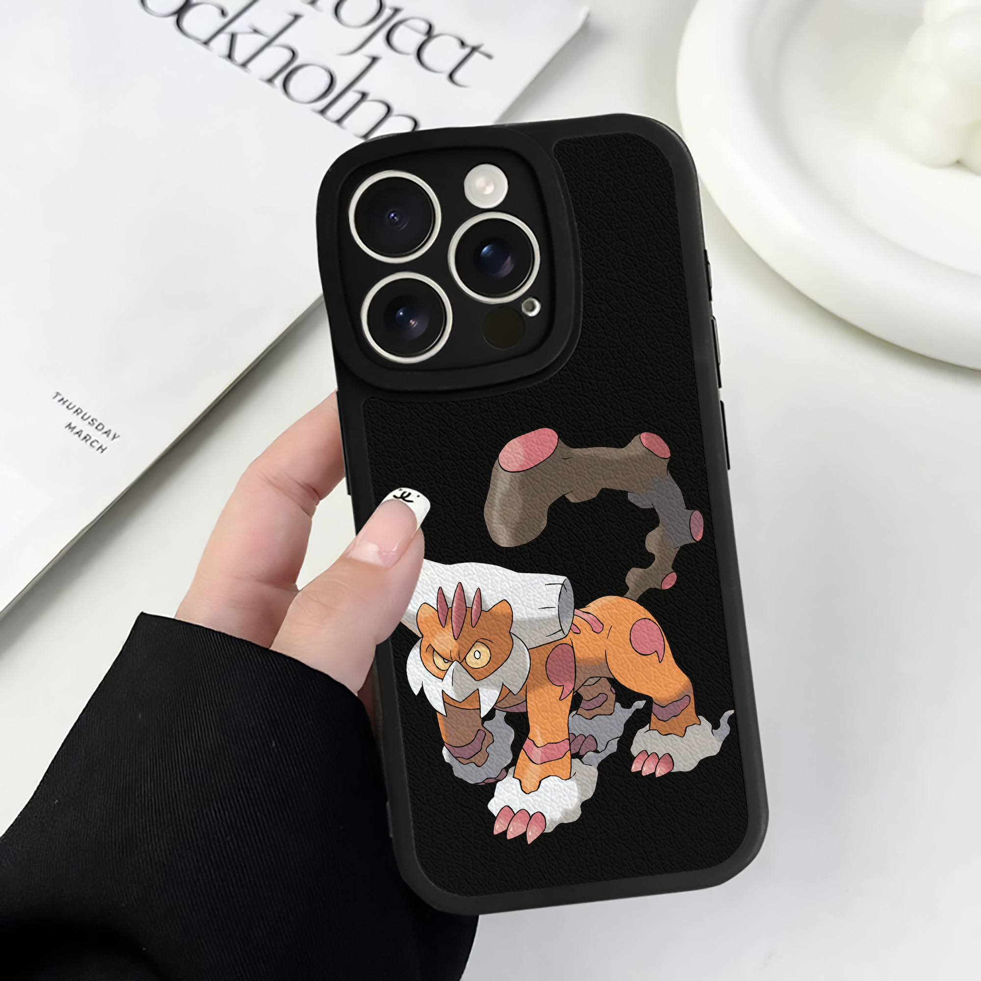 （画像用） ポケットモンスター Pokémon 【iPhone 16シリーズ対応】シリコンスマホケース（レザー調） 材質：シリコン